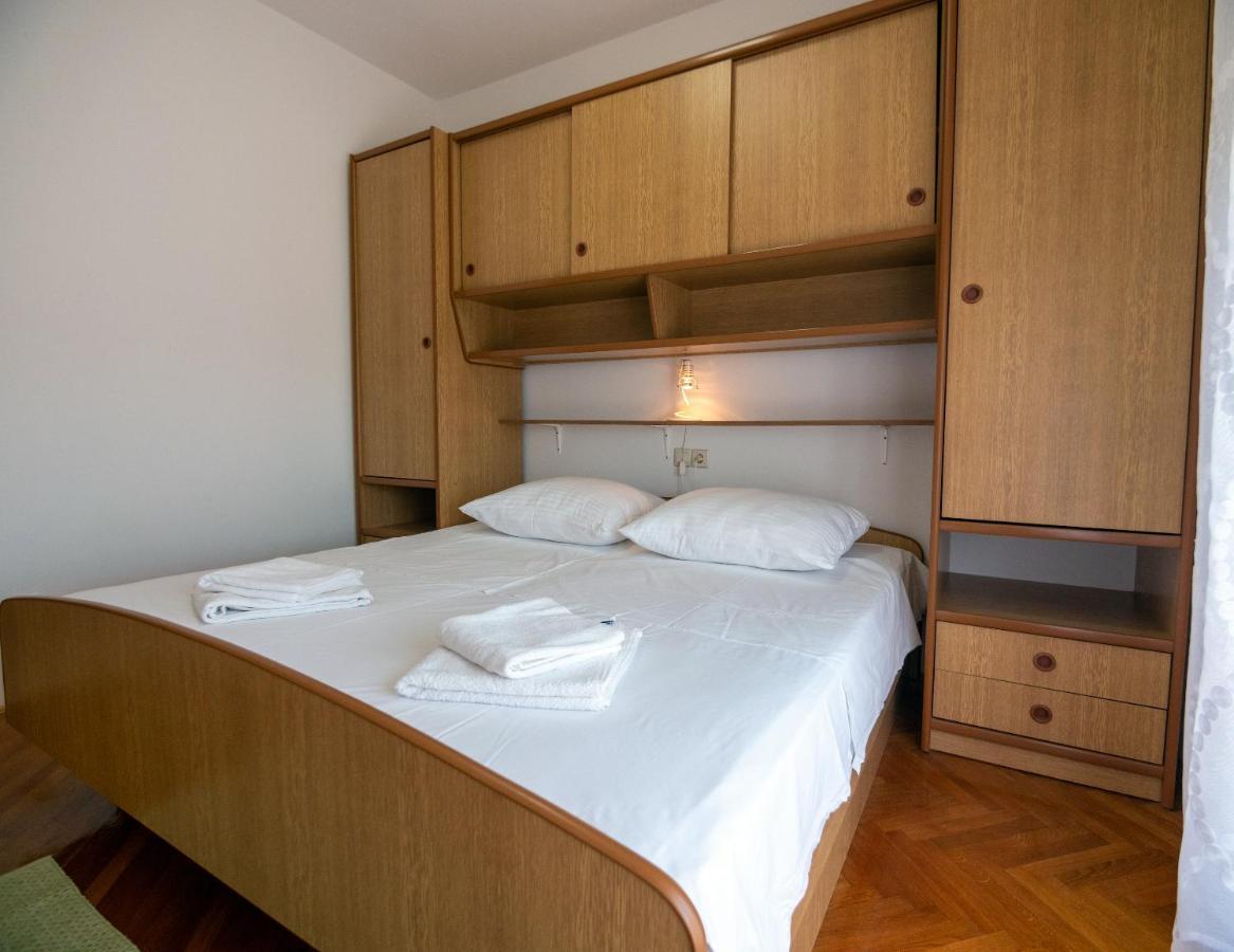 Apartments Dokovic Barbat na Rabu Екстер'єр фото