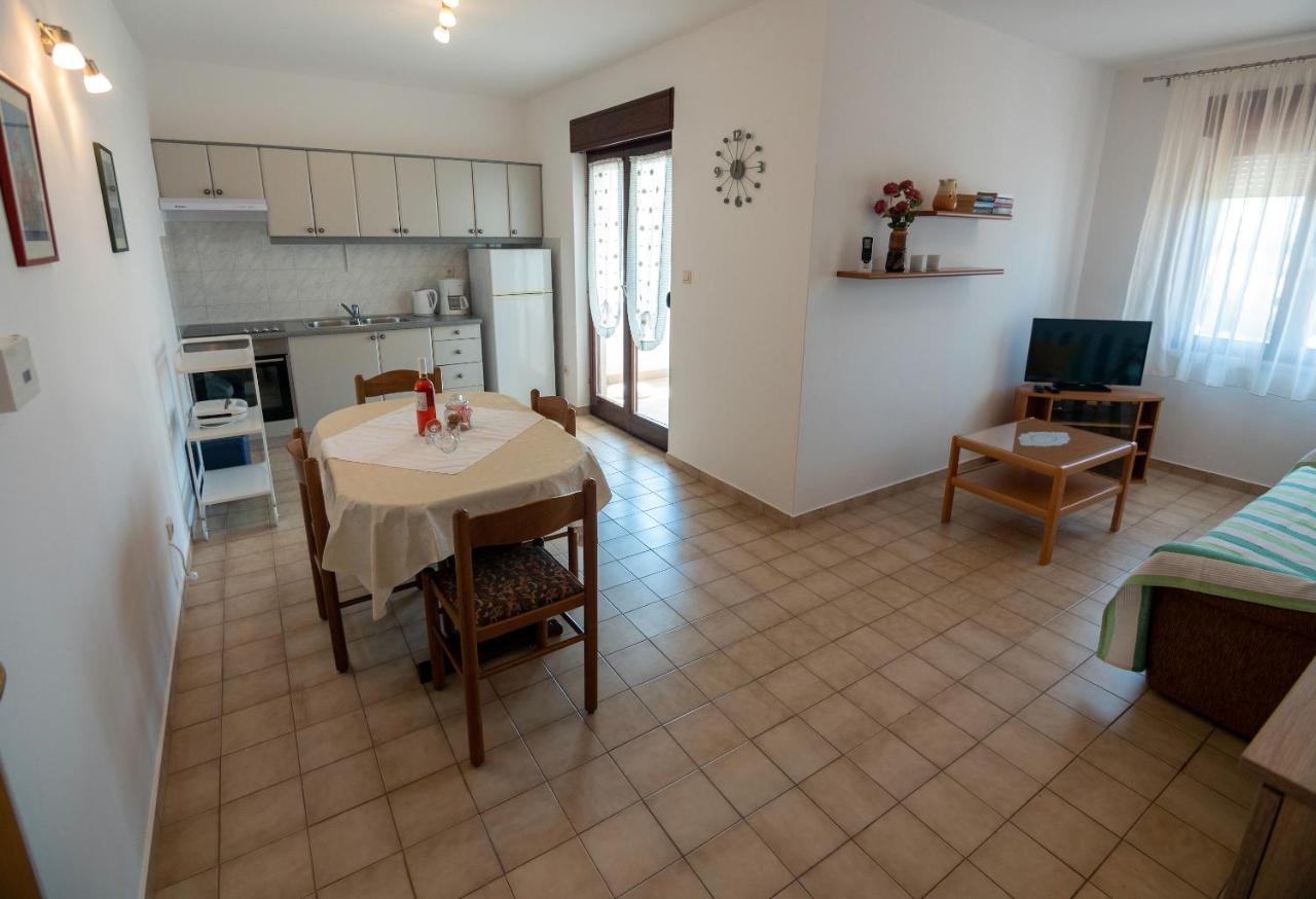 Apartments Dokovic Barbat na Rabu Екстер'єр фото