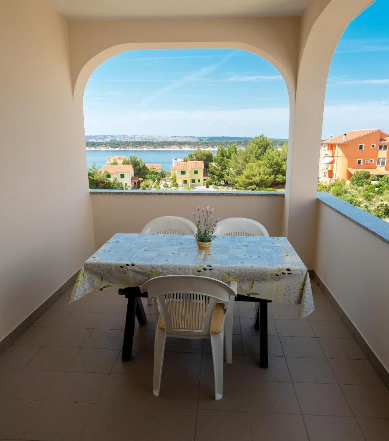 Apartments Dokovic Barbat na Rabu Екстер'єр фото