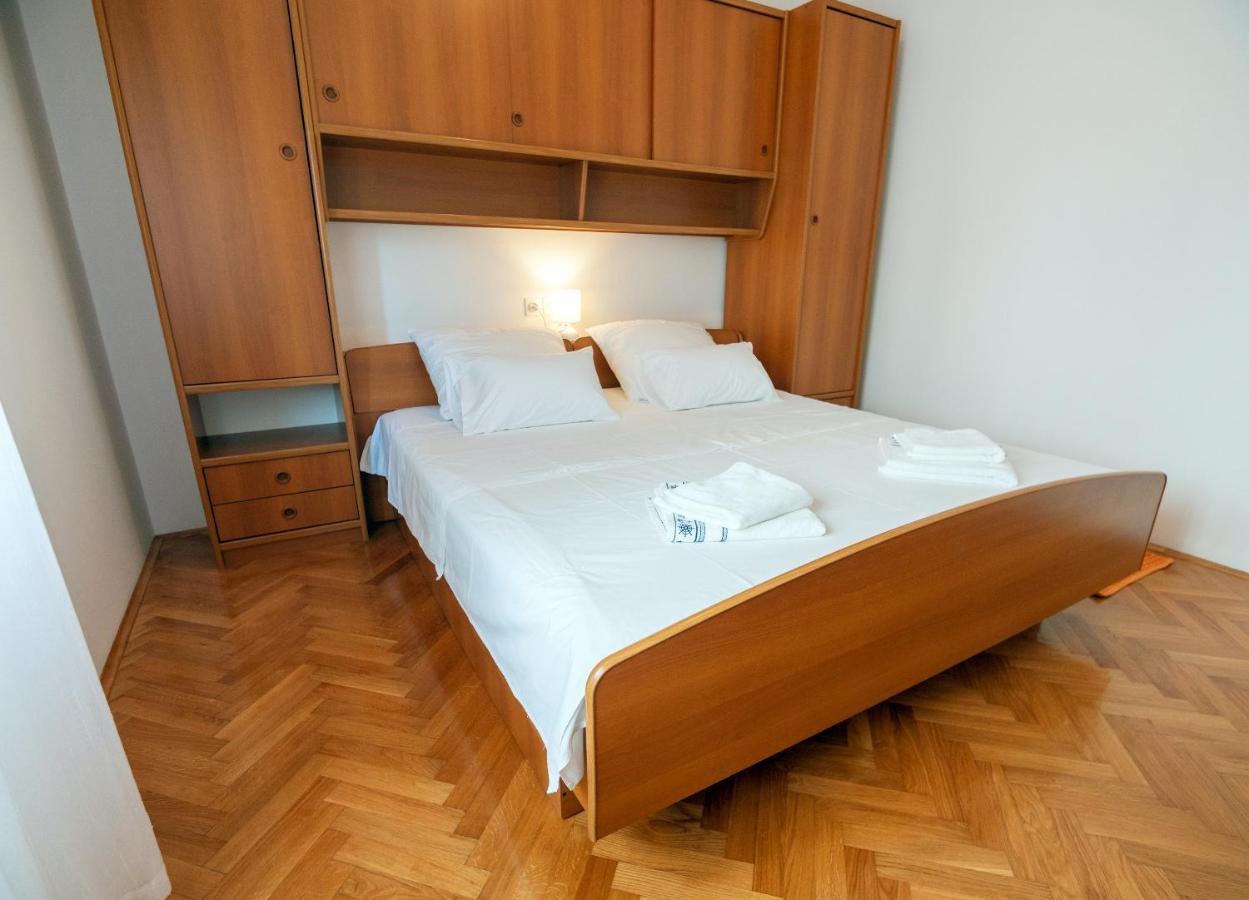 Apartments Dokovic Barbat na Rabu Екстер'єр фото