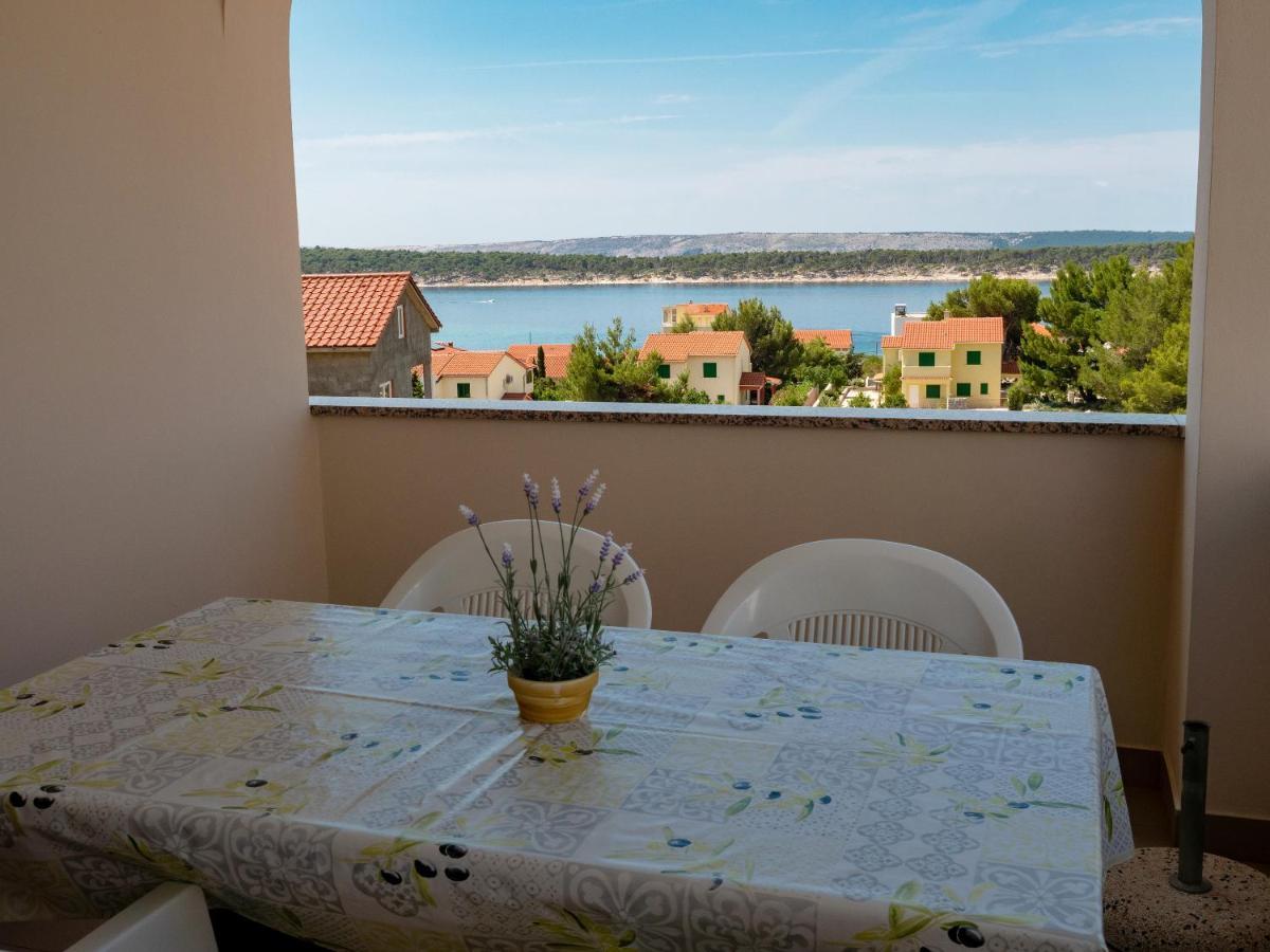 Apartments Dokovic Barbat na Rabu Екстер'єр фото